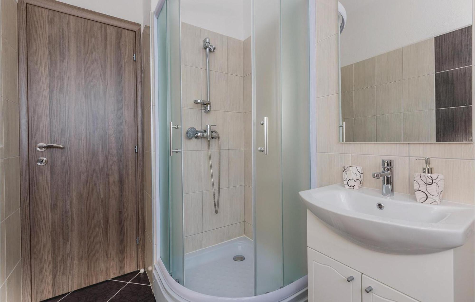 Amazing Apartment In Saldun With Wifi Trogir Exterior foto